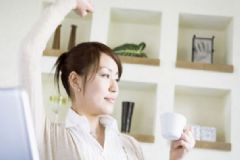 白領(lǐng)養(yǎng)生的小動(dòng)作有哪些？白領(lǐng)要小心哪些致癌飲食習(xí)慣？[圖]