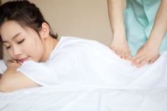 女人的養(yǎng)生保健秘方有哪些？按摩哪些穴位有助于保持年輕？[圖]