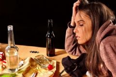 酗酒對(duì)身體的危害有哪些？酗酒會(huì)造成哪些傷害[圖]