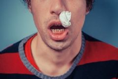 室內(nèi)干燥上火鼻子易出血怎么辦？上火流鼻血緩解方法有哪些？[圖]