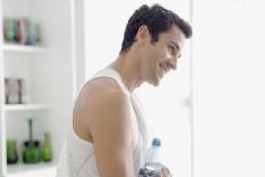 男性夏季養(yǎng)生需注意什么？愛抽煙的男人吃什么排肺毒？[圖]