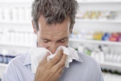 鼻竇炎的主要癥狀有哪些？鼻炎和鼻竇炎的區(qū)別是什么？[圖]