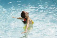 夏天感冒了還可以游泳嗎？夏天感冒需要分類型治療嗎？[圖]