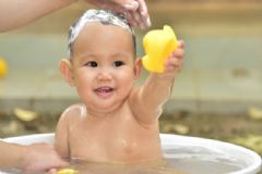 寶寶游泳耳朵進水了怎么辦？寶寶游泳耳朵進水如何處理？[圖]