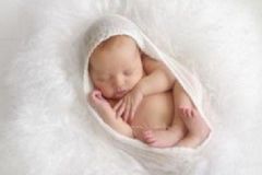新生寶寶的護(hù)理常識(shí)有哪些？新生寶寶該怎樣護(hù)理？[圖]