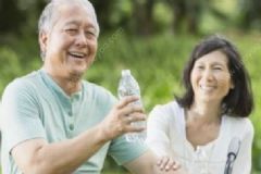 老人秋季如何補(bǔ)水？老年人秋季補(bǔ)水有哪些注意事項(xiàng)？[圖]