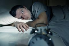 深夜難以入睡失眠的怎么辦？睡前吃什么改善睡眠？[圖]