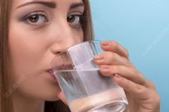 女性怎樣喝水會更加健康？健康喝水有哪些正確的方法？[圖]