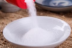 產(chǎn)后哺乳期不能吃鹽嗎？產(chǎn)后吃太咸會(huì)有哪些危害？[圖]