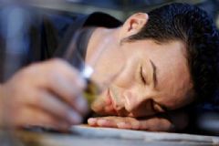 哪些生活習慣容易導致前列腺炎？前列腺炎有哪些癥狀表現(xiàn)？[圖]