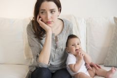 產(chǎn)后抑郁癥可以喂奶嗎？哺乳期抑郁癥能喂奶嗎？[圖]