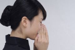感冒導(dǎo)致鼻子不通氣怎么辦？鼻子一直堵著應(yīng)該怎么辦？[圖]
