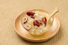 失眠吃什么食物緩解？失眠適合吃哪些食物？[圖]