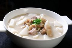 豬蹄湯能夠豐胸嗎？怎么自制豐胸豬蹄湯？[圖]