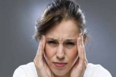 女人常感到頭暈?zāi)垦Ｊ窃趺椿厥拢颗猿８械筋^暈?zāi)垦Ｔ趺崔k？[圖]