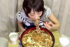 吃太飽會造成哪些危害？吃太飽容易誘發(fā)什么疾??？[圖]