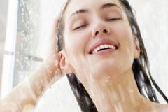夏天為什么也要洗熱水澡？夏天洗熱水澡有什么好處？[多圖]