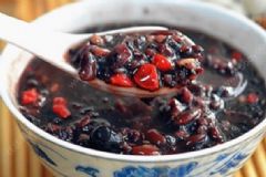生活中應(yīng)該怎樣保護(hù)視力？視力下降吃什么食物好？[圖]