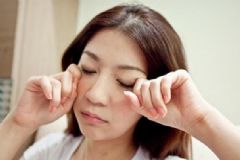 長時(shí)間看手機(jī)眼睛不舒服怎么辦？哪些方法可以緩解眼睛不適？[圖]