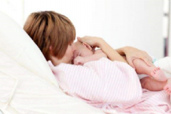 哺乳期月經(jīng)不調(diào)正常嗎？產(chǎn)婦在哺乳期來(lái)月經(jīng)不規(guī)律正常嗎？[圖]