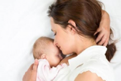 哺乳期媽媽低燒怎么辦？產(chǎn)婦在哺乳期低燒能吃退燒藥嗎？[圖]