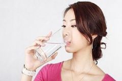 清晨喝水有哪些注意事項(xiàng)？夏季喝水有哪些禁忌？[圖]