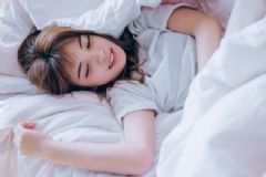 哪些原因會導致粉刺和痘痘的形成？毛孔堵塞有哪些原因？[圖]