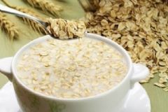 睡前最不該吃哪些食物？睡前吃哪些食物對身體不好？[圖]