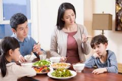 孩子偏食不吃青菜怎么辦？糾正孩子挑食的方法有哪些？[圖]