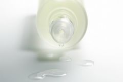 用神仙水之前還要用爽膚水嗎？用神仙水之前還要拍水嗎？[圖]