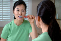 牙膏泡沫越多越好嗎？牙膏擠太多或致口腔癌[圖]
