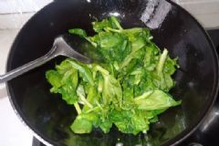 炒菜被油濺到了皮膚怎么辦？油濺到皮膚上怎么辦？[圖]