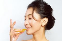 頭發(fā)黃吃什么能變黑？頭發(fā)黃吃什么好？[圖]