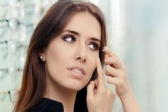 戴隱形眼鏡有哪些危害？哪些情況不能戴隱形眼鏡？[圖]