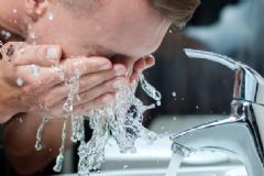 用完卸妝乳后還要用洗面奶嗎？用完卸妝乳后怎樣護膚？[圖]