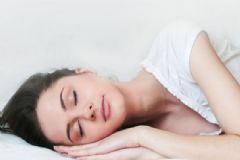 每天睡6個(gè)小時(shí)夠嗎？每天睡幾個(gè)小時(shí)最好？[圖]