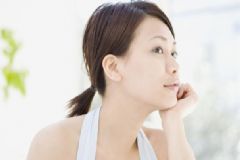 鼻子出油黑頭多怎么辦？怎么處理鼻子出油黑頭多？[圖]