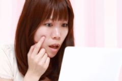 鼻頭上長(zhǎng)痘痘怎么去除？鼻頭上長(zhǎng)痘痘怎么辦？[圖]