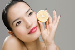 皮膚不光滑有小疙瘩怎么辦？皮膚不光滑是什么原因？[多圖]