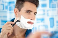 男人最好什么時間刮胡子？經(jīng)常刮胡子有什么好處？[圖]