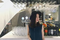 化妝打底怎樣才能皮膚細(xì)膩？怎么樣化妝才能不浮粉？[多圖]