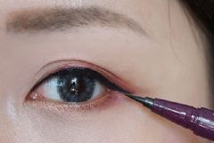 眼線會(huì)傷害到眼睛嗎？眼線對(duì)眼睛有傷害嗎？[多圖]
