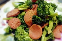 頭發(fā)稀疏是什么原因導致的？預防頭發(fā)稀疏吃什么食物？[圖]