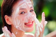 卸妝水能天天用嗎？卸妝水每天都用可以嗎？[多圖]