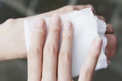 卸妝可以用紙巾嗎？卸妝用紙巾可以嗎？[多圖]