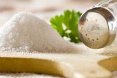 寶寶幾個月可以吃食鹽？寶寶什么時候可以吃硬的食物？[圖]