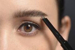 染眉膏和眉筆先用哪個(gè)？染眉膏和眉筆的區(qū)別[多圖]