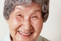 笑會(huì)長(zhǎng)皺紋嗎？笑會(huì)導(dǎo)致老的快嗎？[多圖]