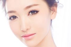 皮膚有點(diǎn)出油正常嗎？皮膚出油什么原因？[多圖]
