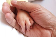 孩子手腳冰涼該怎么辦？防治手腳冰涼有什么妙招？[圖]